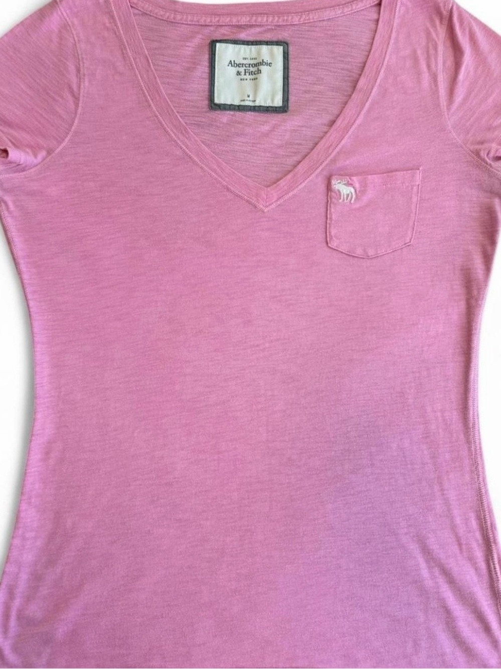 Vintage Abercrombie & Fitch Pink V-Neck Pocket Tee
Y2K Baby Tee Size M